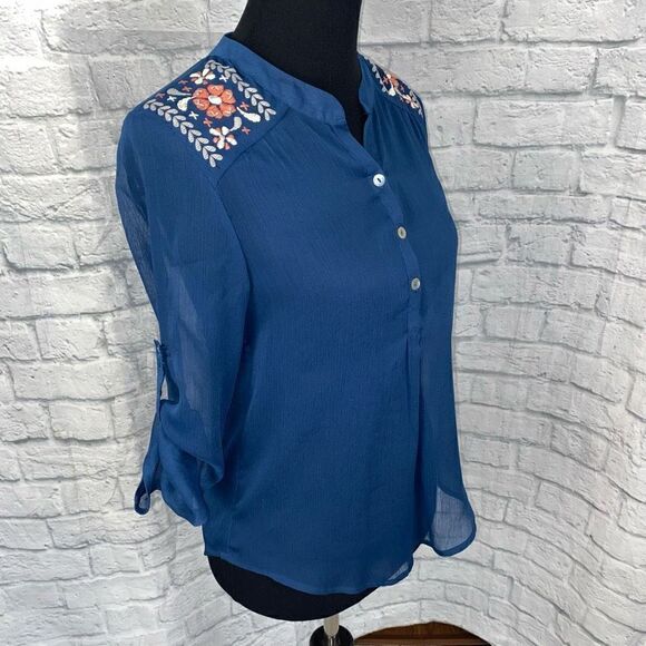 About a girl sheer blouse w/button sleeves sz XS - Picture 5 of 11